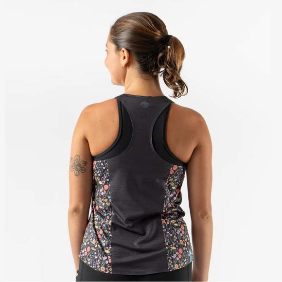 Run Rabbit - Floral Patterned Tank Top - Medium - Picture 4 of 10